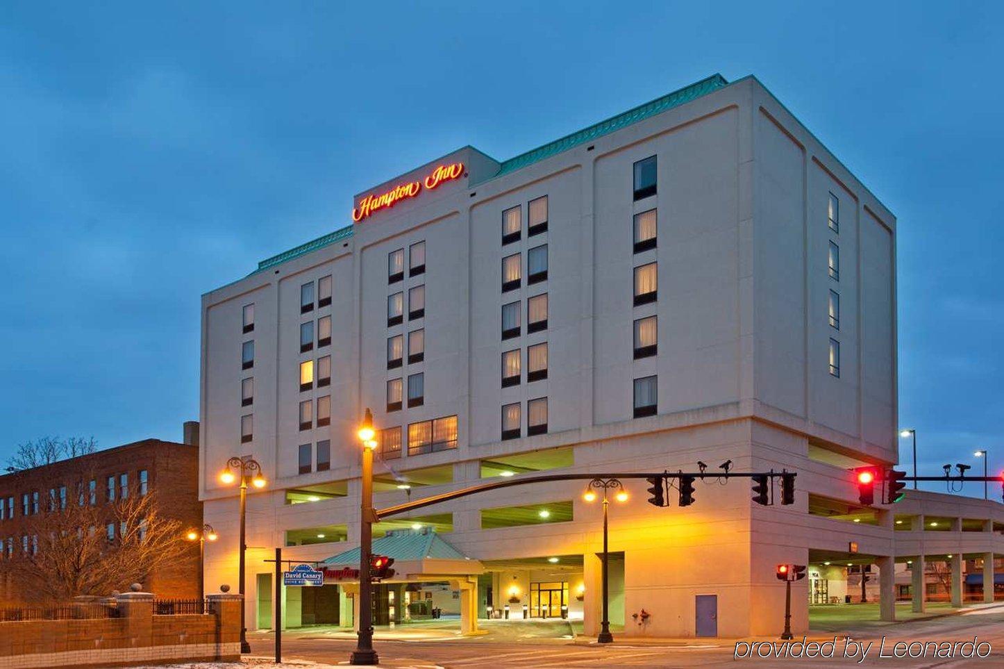Hampton Inn Massillon Exterior foto
